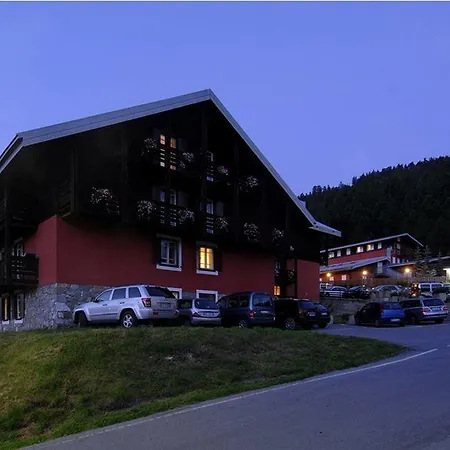 ホテル Alpen Bivio リヴィーニョ