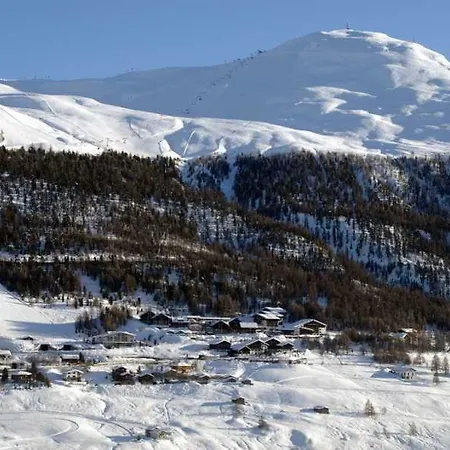 ホテル Alpen Bivio リヴィーニョ